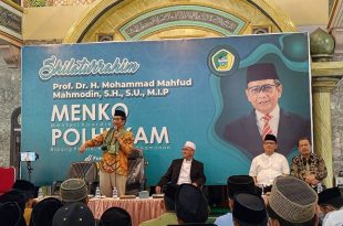 Cawapres-Mahfud-Ponpes-Darussalam-blokagung