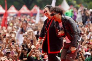 Hajatan-Rakyat-Bandung-Slank-Megawati