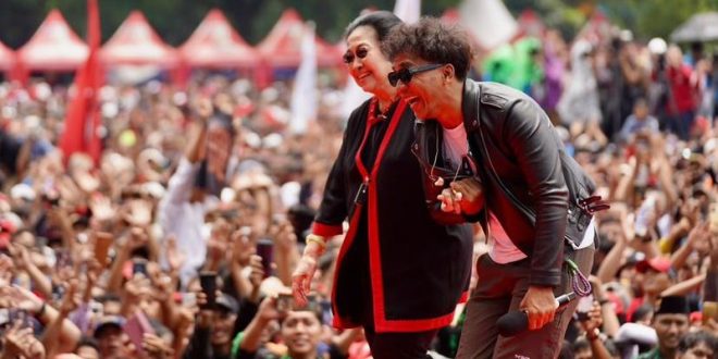Hajatan-Rakyat-Bandung-Slank-Megawati