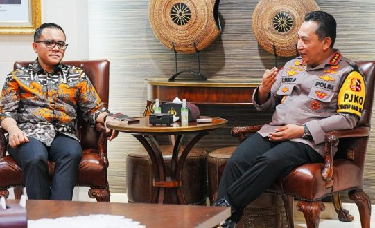 Menteri Pendayagunaan Aparatur Negara dan Reformasi Birokrasi (PANRB) Abdullah Azwar Anas bertemu dengan Kapolri Jenderal Listyo Sigit Prabowo