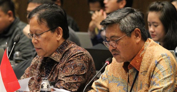 Plt. Direktur Jenderal Industri Logam, Mesin, Alat Transportasi, dan Elektronika (ILMATE) Kementerian Perindustrian, Putu Juli Ardika (kanan) didampingi Plt. Direktur Industri Maritim, Alat Transportasi dan Alat Pertahanan (IMATAP) R. Hendro Martono (kiri)